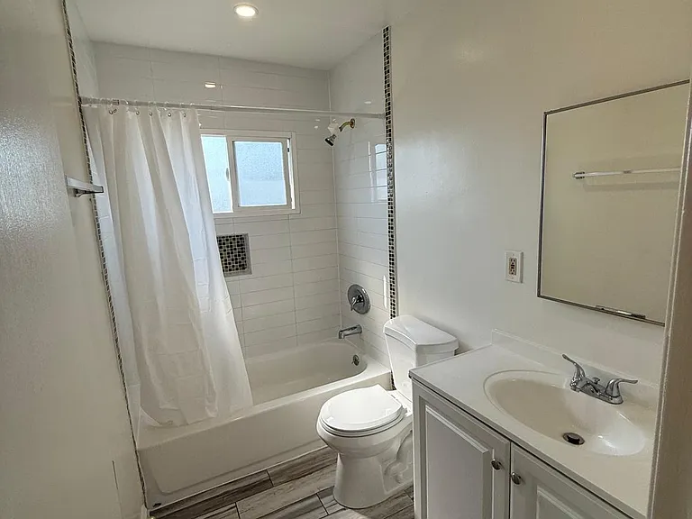4005 W 1st St #15 — Photo 7