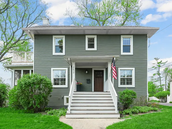 252 Sunset Ave, Glen Ellyn, IL 60137