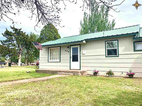 3rd image of 208 Torreon Dr