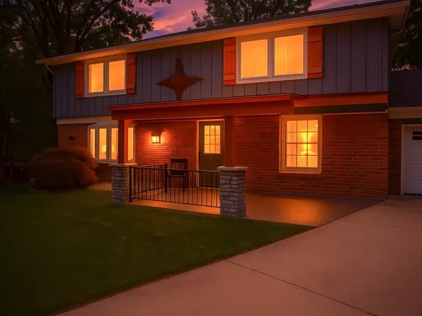 8813 W 106th Cir, Overland Park, KS 66212