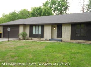 1701 E Camino Alto St, Springfield, MO 65804