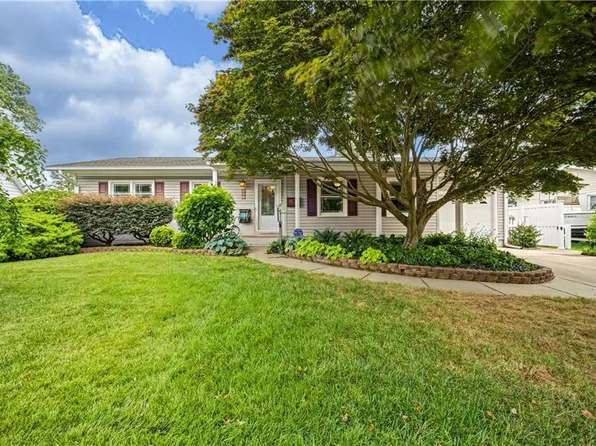 256 Hill Prince Rd, Virginia Beach, VA 23462