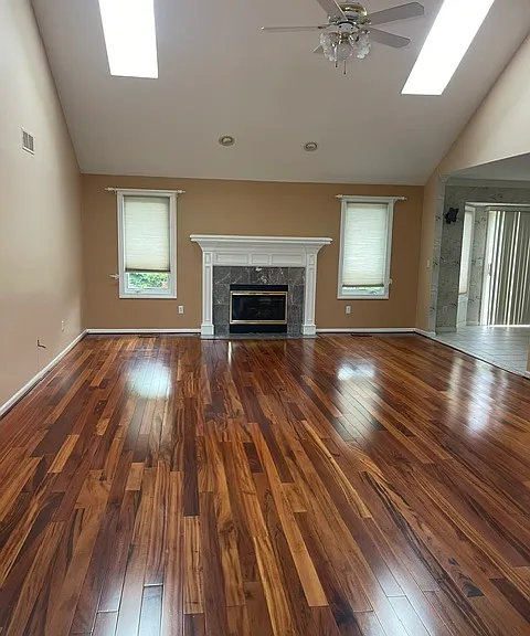 16193 Darlene Dr — Photo 2
