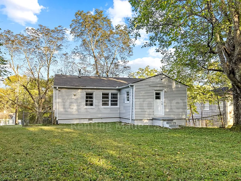 932 Five Mile Rd — Photo 4