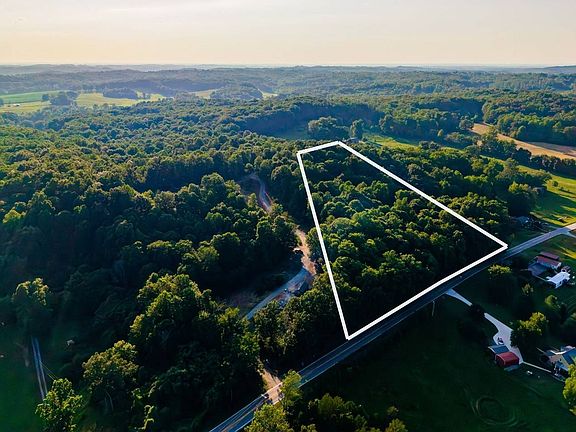 2nd image of 584 Standing Stone Hwy