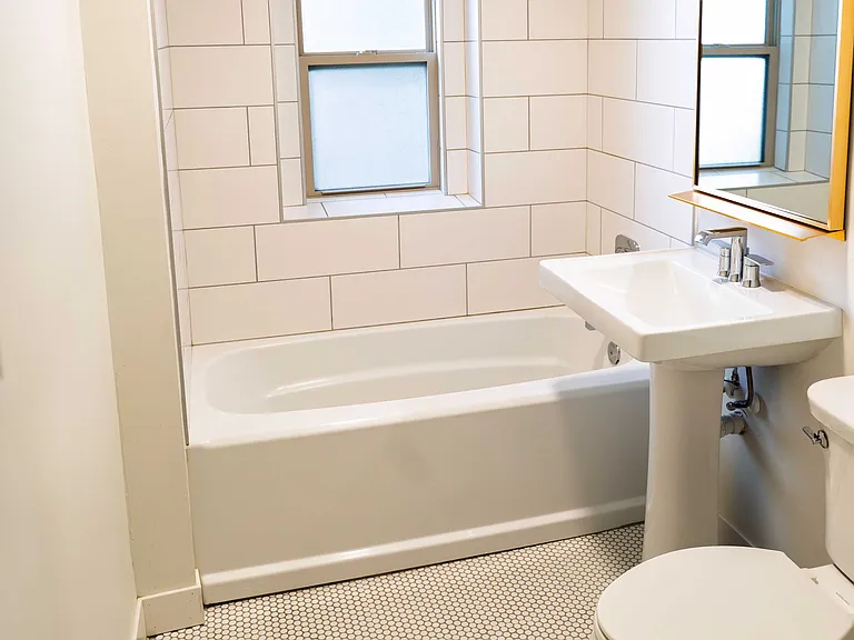 3007 Grand Ave #10 — Photo 4