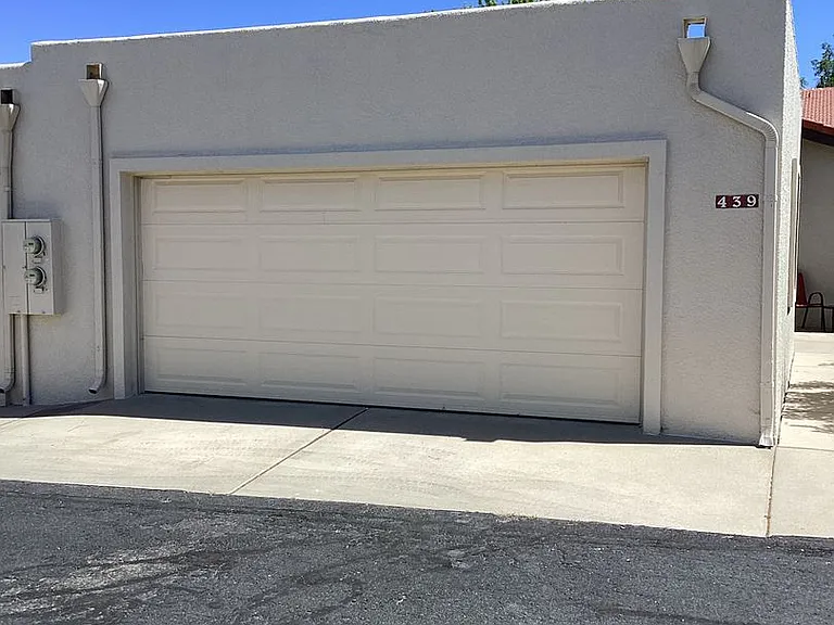 439 Foxfire Ln — Photo 8