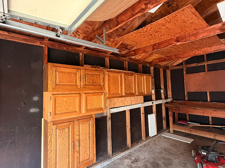 13610 Emery Ave — Photo 20