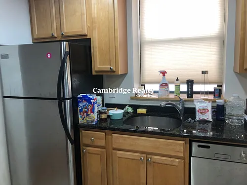 84 Gainsborough St Photo 1