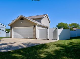 5674 S 14th St, Milwaukee, WI 53221
