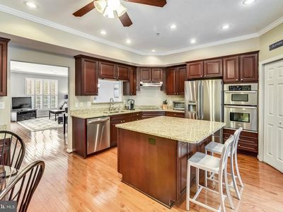 24 Harbour Heights Dr, Annapolis, MD, 21401