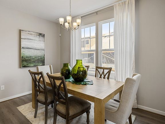 06-Dining Area