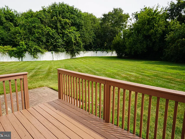 1331 Aspen Dr — Photo 11