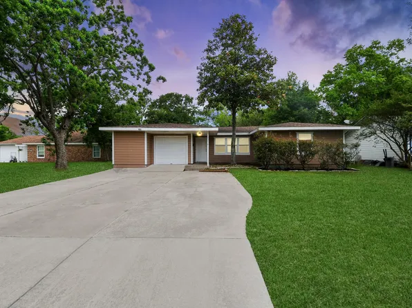 1026 16th Ave N, Texas City, TX 77590