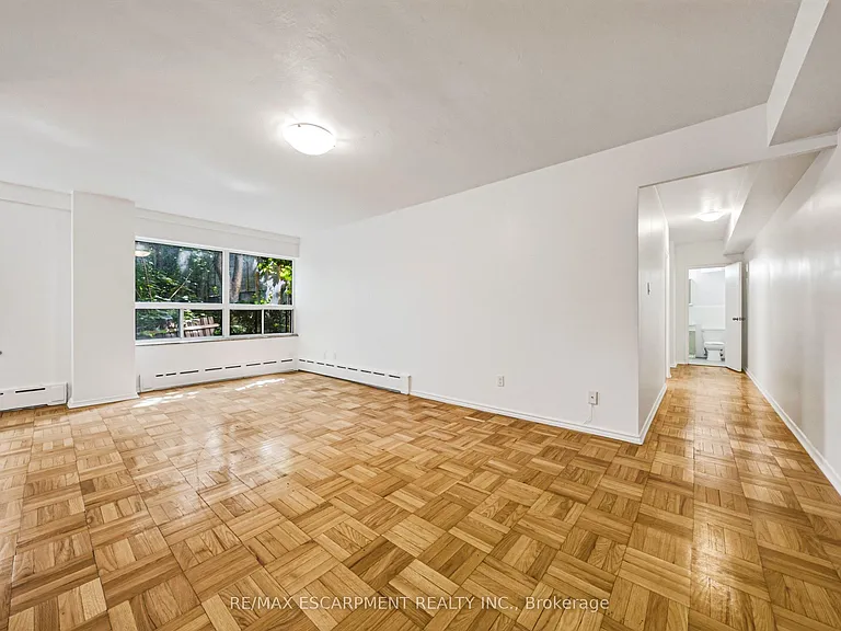 325A James St S #107 — Photo 2