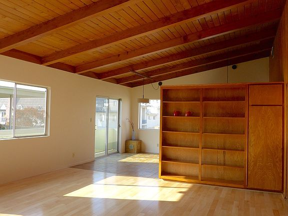 3rd image of 11722 Darlington Ave APT 3
