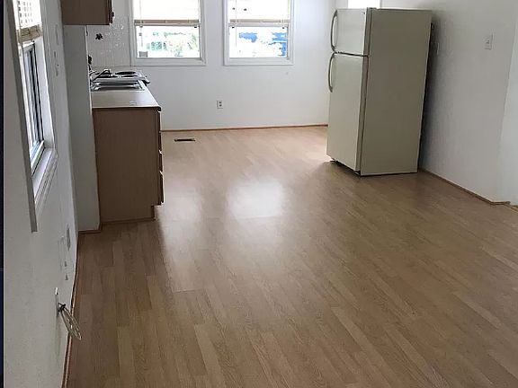 3rd image of 8399 SE Eagle Ave #1