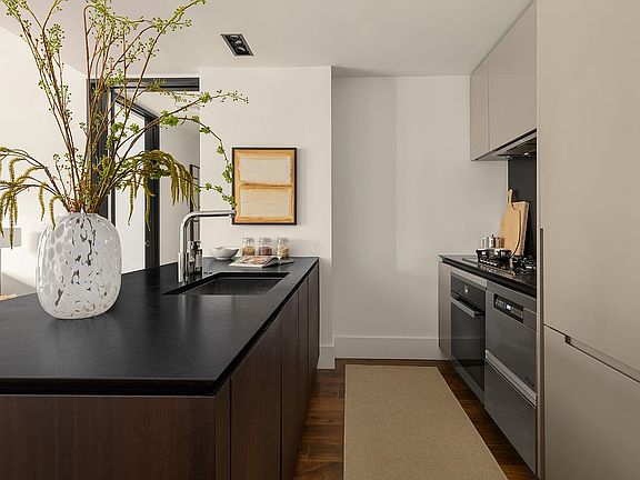 5th image of 155 W 18th St APT 502