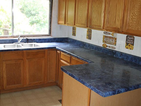 5th image of 233 Kingfisher Rd