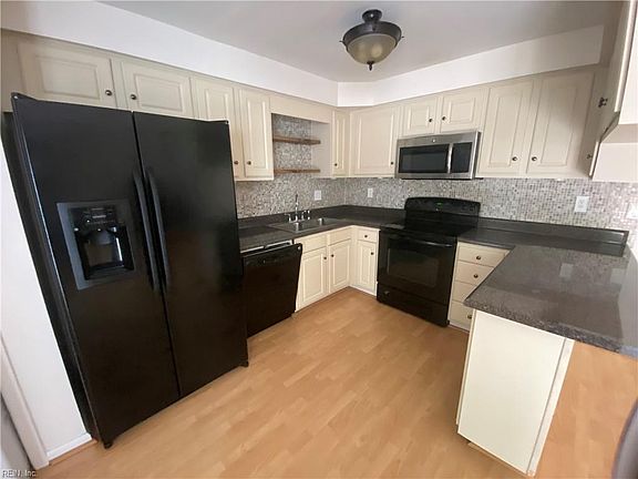 4th image of 612 Ocean Lakes Dr