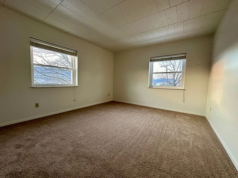 360 Maryland Ave — Photo 92