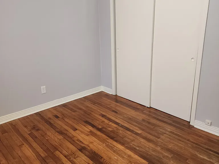 205 Lawrence Dr — Photo 10
