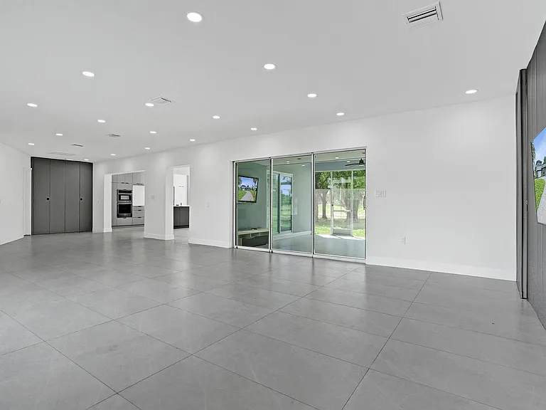 6700 E Tropical Way #1 — Photo 4