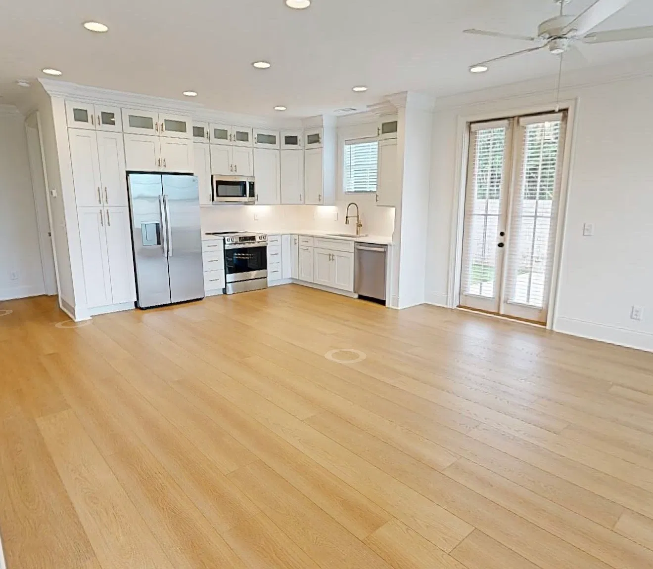4 bed, 3.5 bath, 1721 sqft, $5,000 — Photo 2