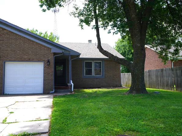 7413 E 17th St N, Wichita, KS 67206