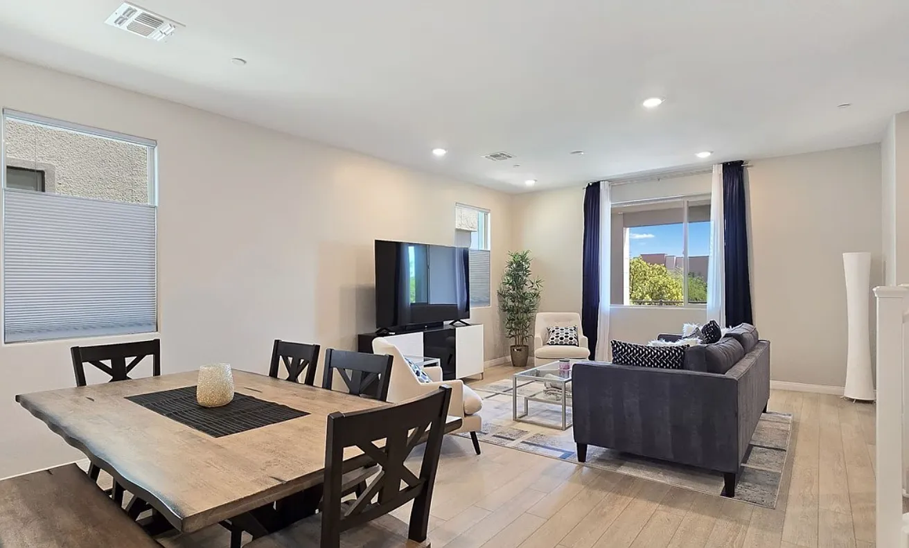 3 bed, 2.5 bath, 1860 sqft, $3,245 — Photo 4