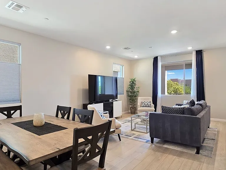 486 Mahogany Ridge St — Photo 4