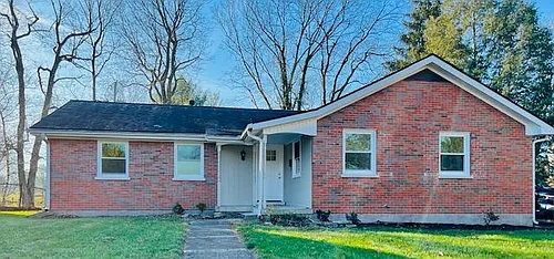 860 Summerville Dr Photo 1