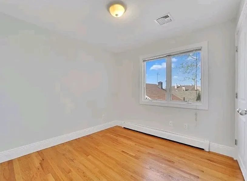 4 bed, 3.5 bath, 1828 sqft, $5,600 — Photo 4