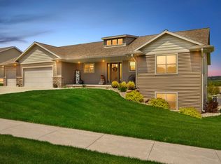 803 Deerwood St, Holmen, WI 54636