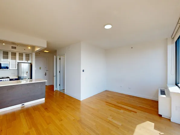 808 Columbus Avenue image 2 of 8