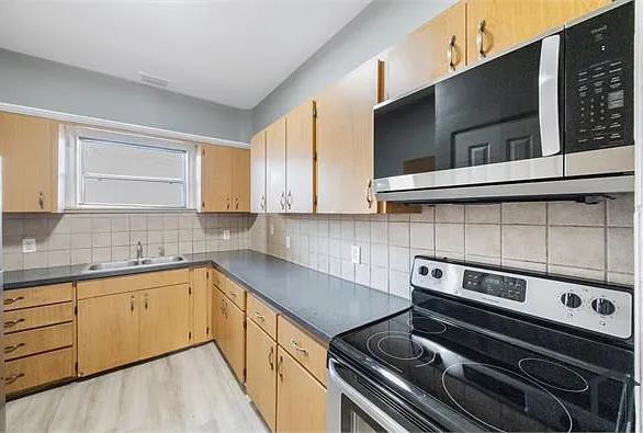 950 18th Ave S #1 — Photo 5