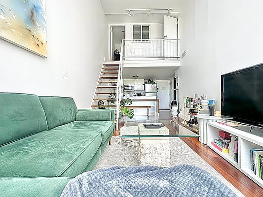 1st image of 16 Meserole St APT 3B