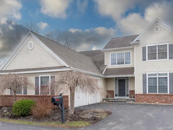 7 Whitman Cmn, Slingerlands, NY 12159