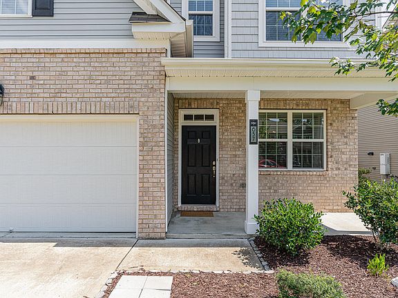 5th image of 637 Stapleford Ln