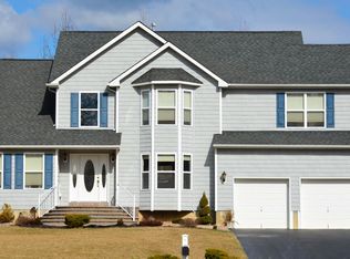 16 Maxim Ct, Jackson, NJ 08527