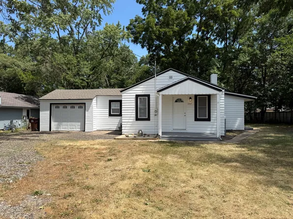 8307 N 2nd St, Machesney Park, IL 61115