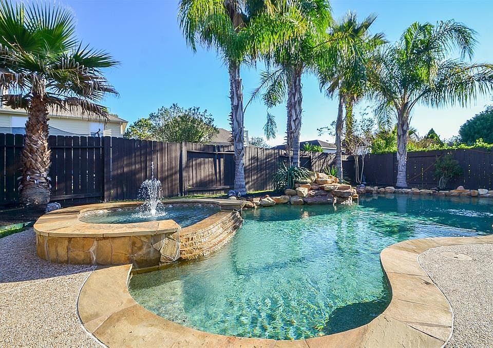2nd image of 5111 Birch Manor Ln