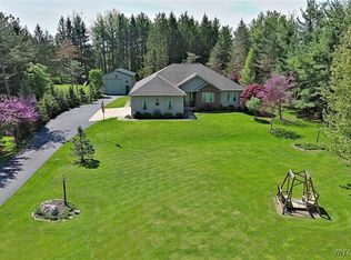 12237 Lesswing Rd, Alden, NY 14004
