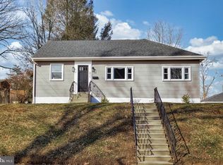 211 N Sylvania Ave, Jenkintown, PA 19046