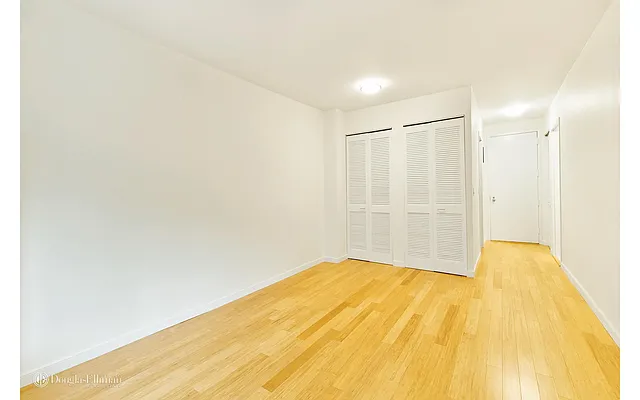 Rented by Douglas Elliman | media 19