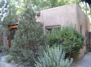 404 Dolan St, Taos, NM 87571
