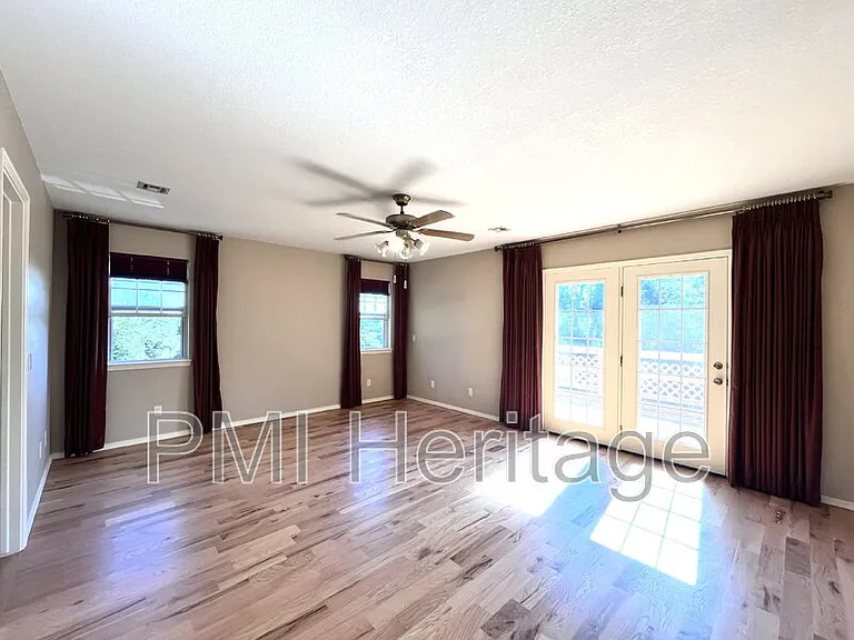 40 Portsmouth Dr — Photo 19