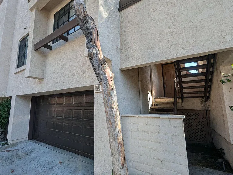 Seville Ct — Photo 2