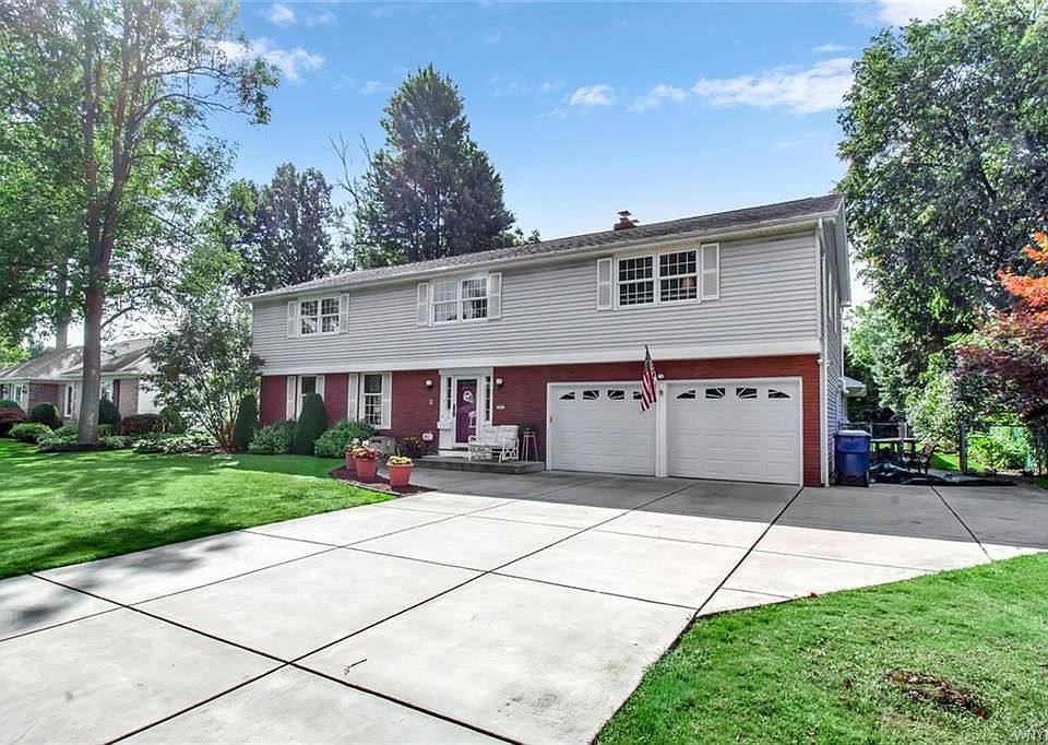 1st image of 131 Woodshire S