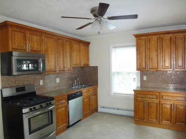 40 Tyndall Ave, Providence, RI 02908